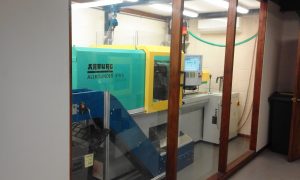 www.bowles-walker.com-plastic_injection_moulding-Clean_Room_photo_1_img